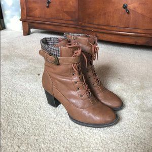 Brown faux leather heeled boots, hell height 2.5"